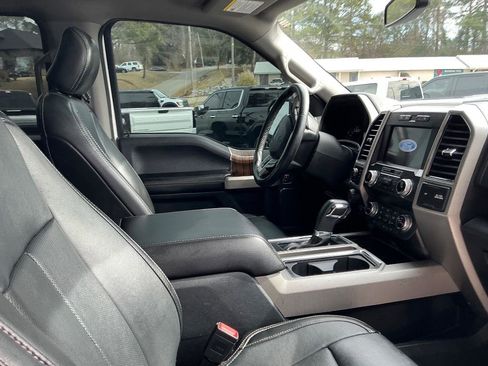 Used 2019 Ford F150 Lariat w/ Equipment Group 502A Luxury image 14