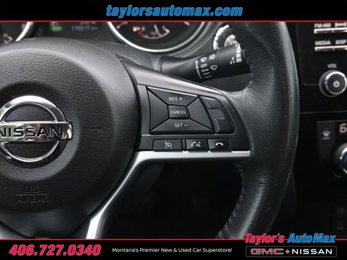 Used 2017 Nissan Rogue SV w/ Midnight Edition AWD/4WD image 16