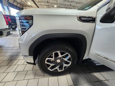 Used 2024 GMC Sierra 1500 SLT AWD/4WD image 7