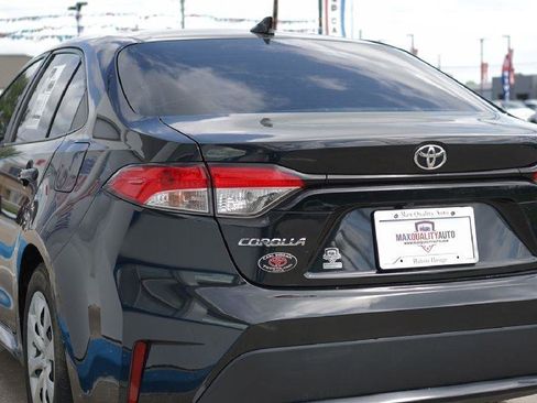 Used 2021 Toyota Corolla LE image 4