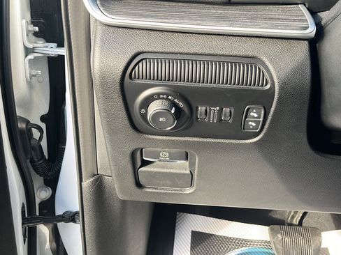 Used 2024 Jeep Wagoneer Series II w/ Flexible Seating Group image 13