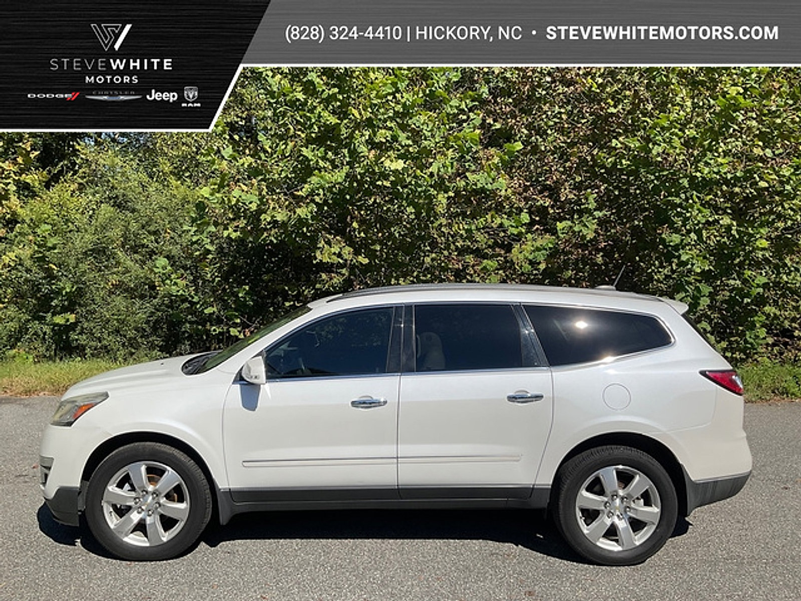 Used 2016 Chevrolet Traverse LTZ FWD image 1