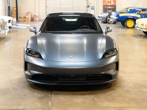 Used 2025 Porsche Taycan RWD image 3