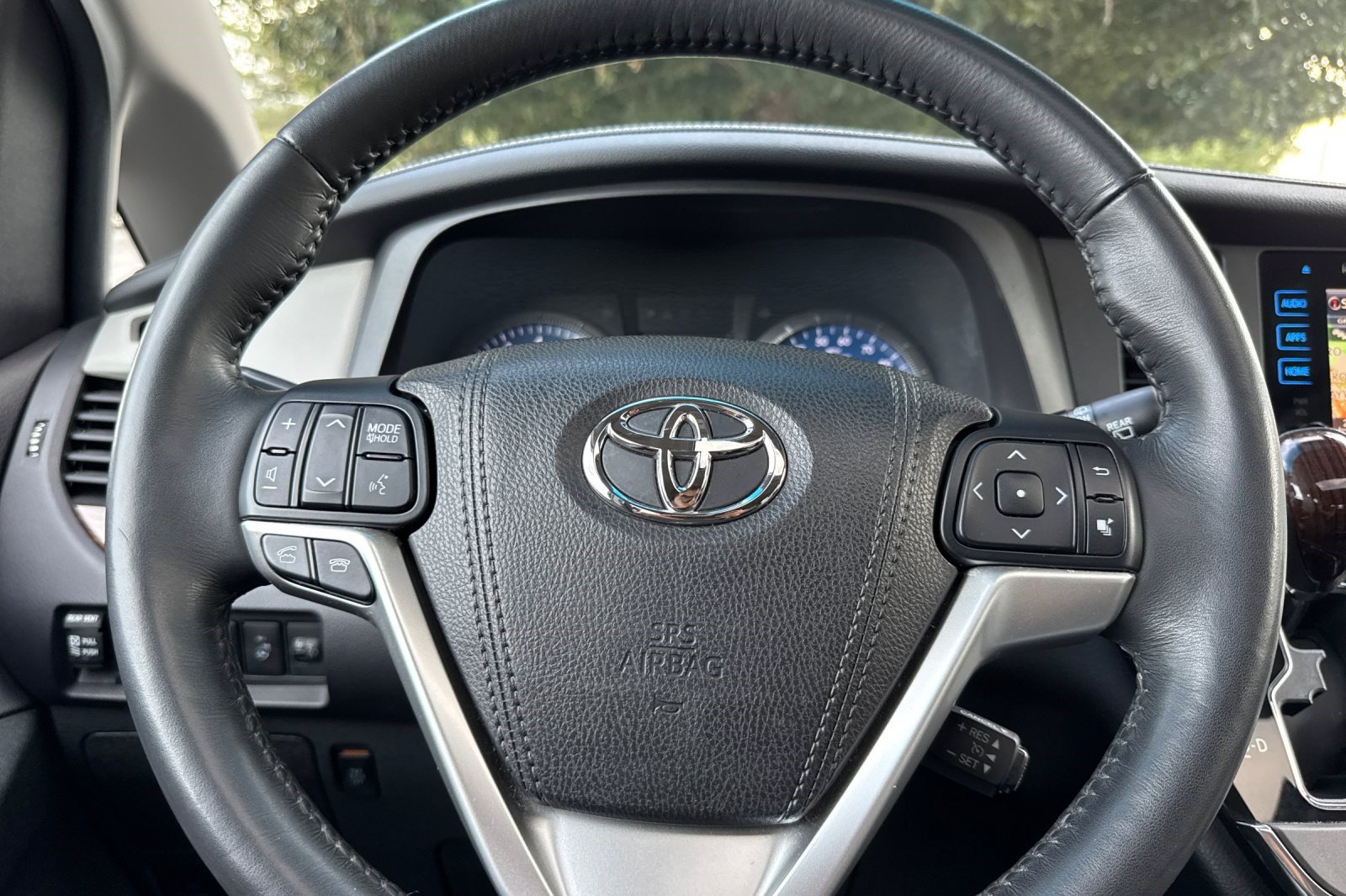 Used 2015 Toyota Sienna Limited Premium AWD/4WD image 32