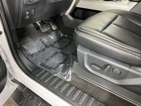Used 2020 Ford F150 Lariat w/ Equipment Group 502A Luxury AWD/4WD image 16