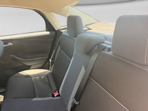 Used 2014 Ford Focus SE FWD image 32
