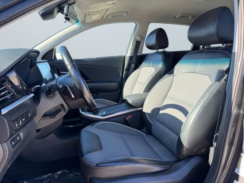 Used 2022 Kia Niro EX w/ Cold Weather Package image 9