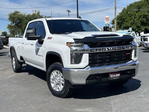 Used 2023 Chevrolet Silverado 2500 LT image 2