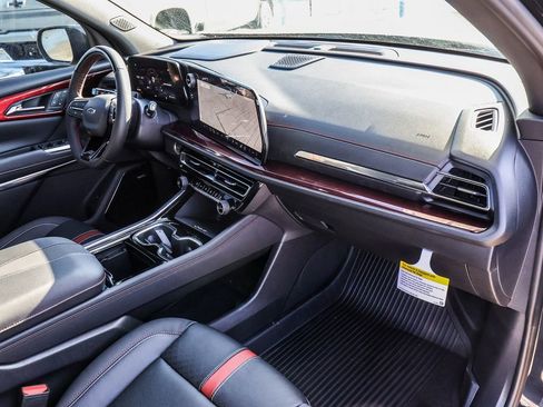 New 2026 Chevrolet Traverse RS w/ LPO, Floor Liner Package FWD image 15