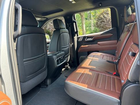 Used 2025 GMC Sierra 1500 Denali Ultimate AWD/4WD image 47