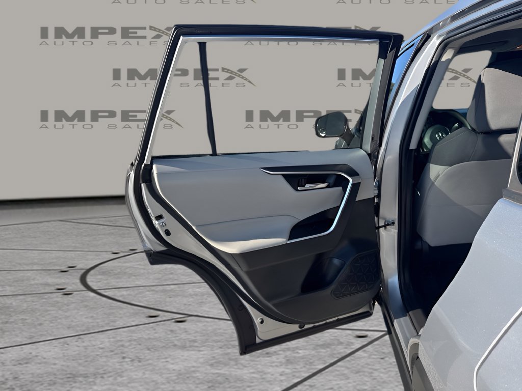 Used 2019 Toyota RAV4 XLE FWD image 24