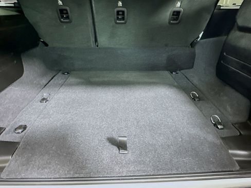 Used 2025 Jeep Wrangler Sahara image 27