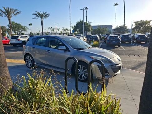 Used 2011 MAZDA MAZDA3 s Grand Touring w/ Tech Pkg FWD image 33