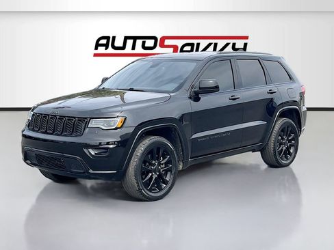 Used 2022 Jeep Grand Cherokee Laredo X AWD/4WD image 3
