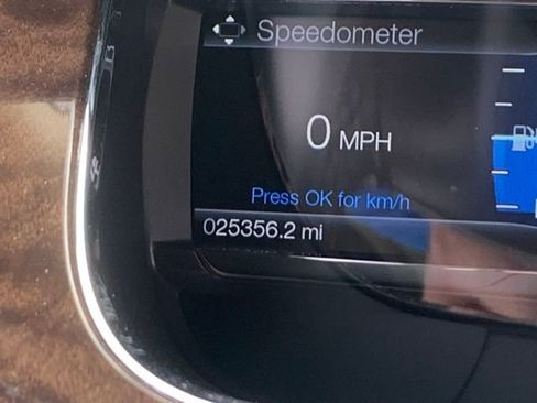 Used 2019 Ford Taurus Limited AWD/4WD image 11