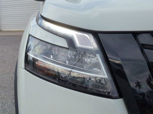 Certified 2022 Nissan Pathfinder SV image 10