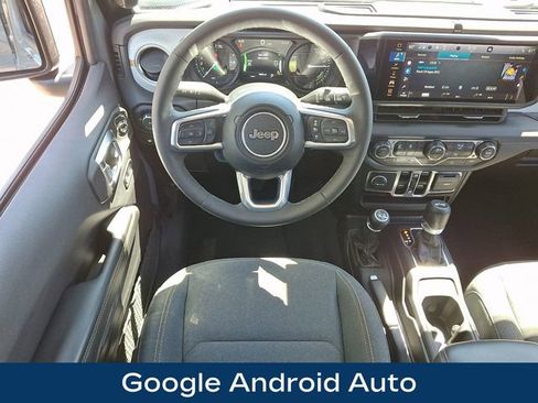 Used 2025 Jeep Wrangler Unlimited Sahara AWD/4WD image 3