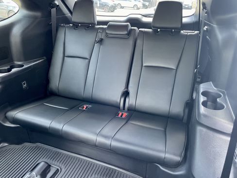 Used 2023 Toyota Highlander XSE AWD/4WD image 31