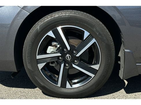 Used 2025 Nissan Sentra SV FWD image 45