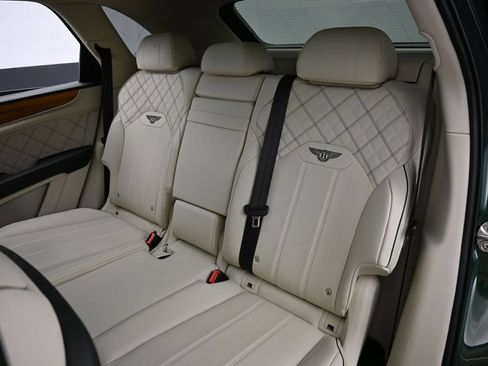 Certified 2022 Bentley Bentayga AWD/4WD image 25