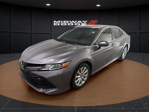 Used 2020 Toyota Camry LE FWD image 2