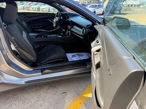 Used 2022 Chevrolet Camaro LT RWD image 9
