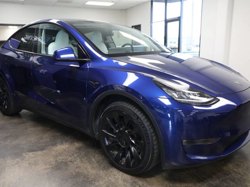 Used 2023 Tesla Model Y Long Range AWD/4WD image 8