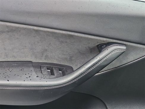 Used 2021 Tesla Model Y Long Range image 29