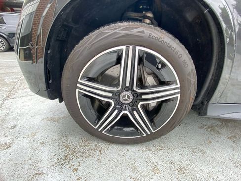 Used 2024 Mercedes-Benz GLC 300 4MATIC image 27