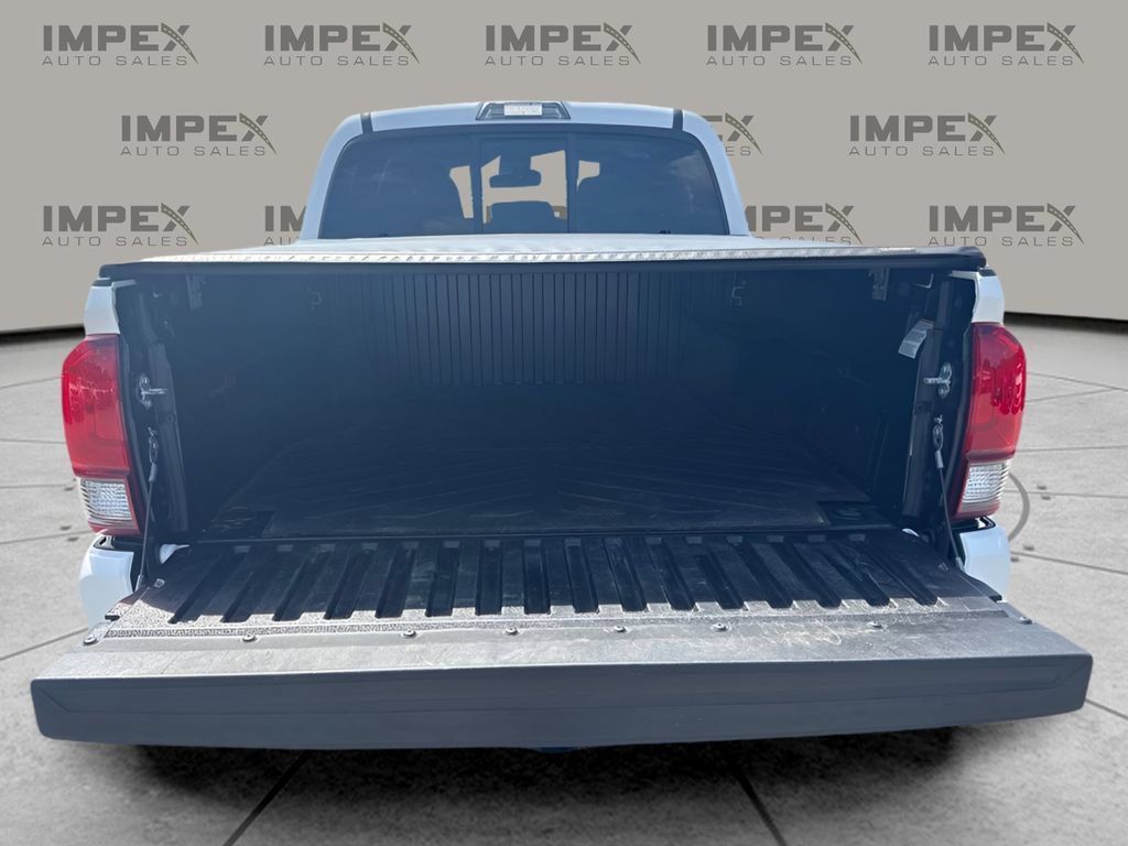 Used 2022 Toyota Tacoma SR AWD/4WD image 20