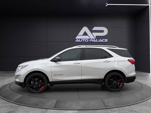 Used 2020 Chevrolet Equinox Premier w/ Premier Redline Edition image 7