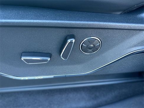 Used 2025 Ford F150 Platinum w/ FX4 Off-Road Package image 13