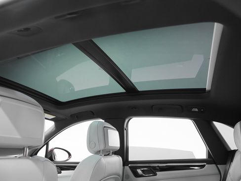 New 2026 Porsche Macan image 46