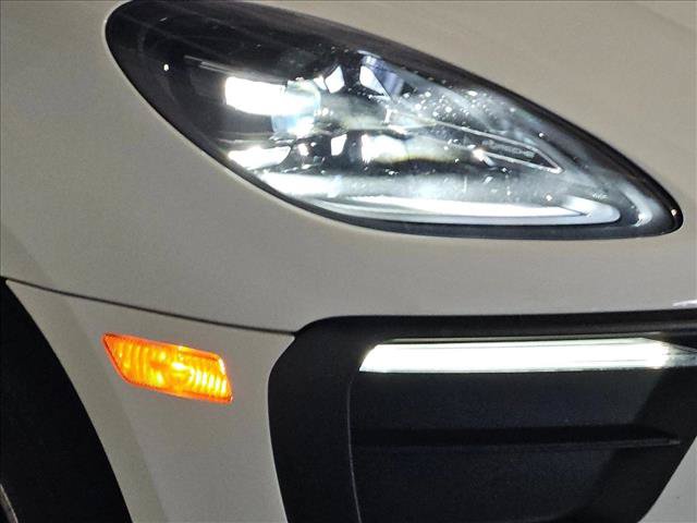 Used 2022 Porsche Macan AWD/4WD image 5