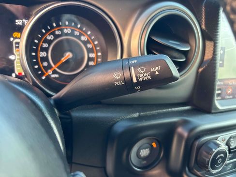 Used 2022 Jeep Wrangler Sport image 21