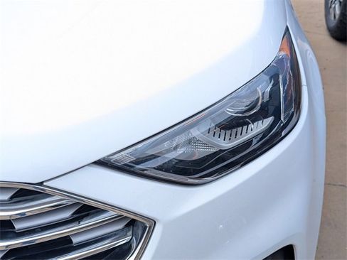 Used 2019 Ford Edge SE w/ SE Fleet Driver's Package image 3