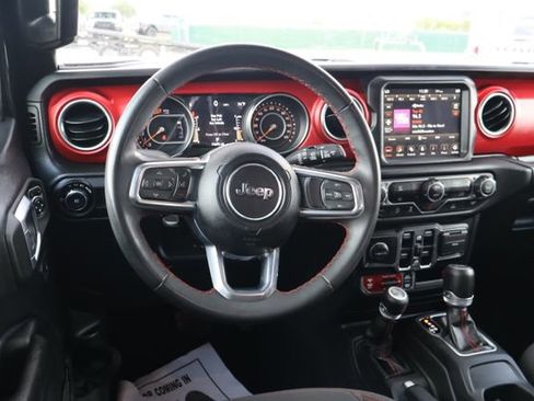 Used 2023 Jeep Wrangler Unlimited Rubicon w/ LED Lighting Group AWD/4WD image 11