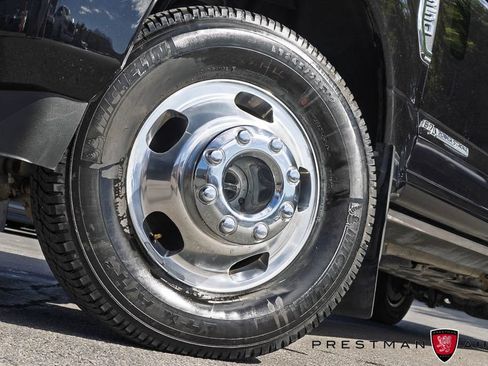 Used 2022 Ford F350 Platinum w/ FX4 Off-Road Package AWD/4WD image 16