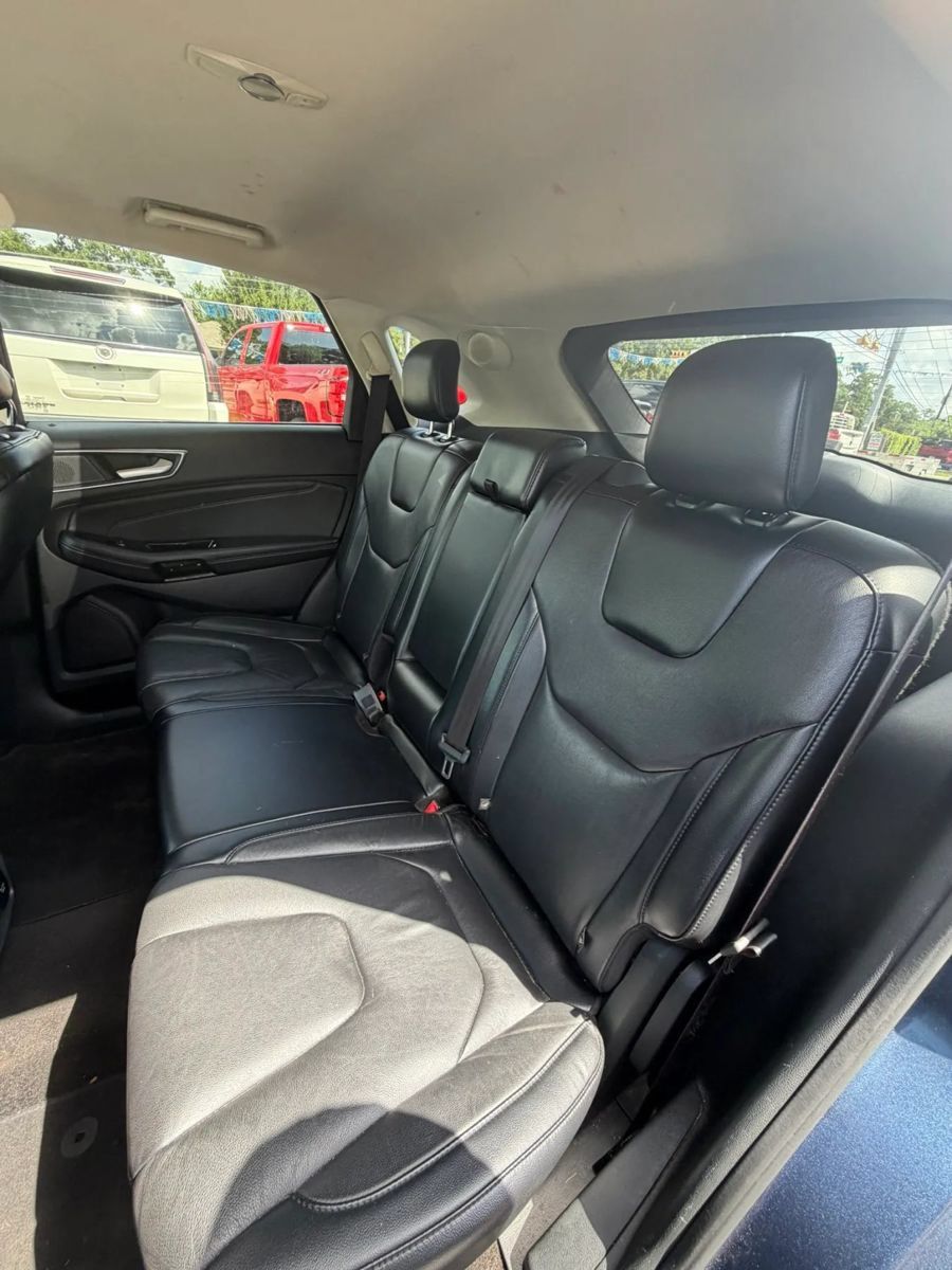 Used 2019 Ford Edge Titanium FWD image 12
