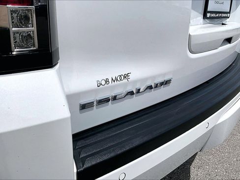 Used 2020 Cadillac Escalade ESV Platinum AWD/4WD image 32