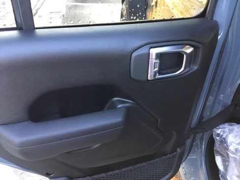 New 2026 Jeep Gladiator Sport AWD/4WD image 14