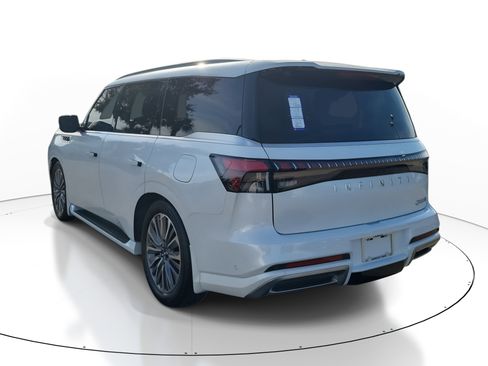 New 2026 INFINITI QX80 Luxe image 4