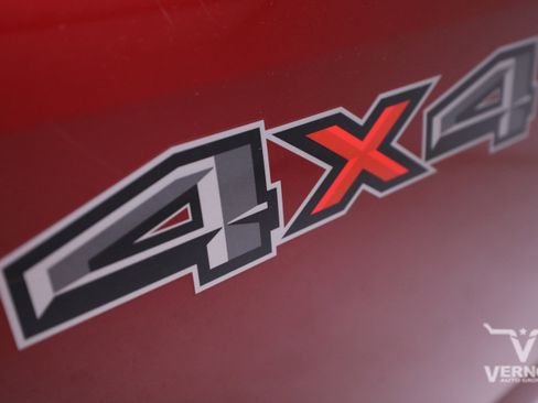 Used 2016 Ford F150 Platinum w/ Equipment Group 701A Luxury image 12