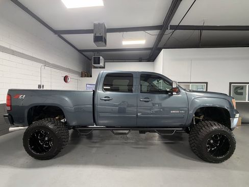 Used 2014 GMC Sierra 2500 SLT w/ SLT Convenience Package AWD/4WD image 5