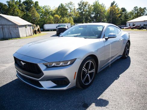 Used 2024 Ford Mustang Premium image 9