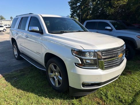 Used 2018 Chevrolet Tahoe Premier RWD image 2