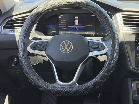 Used 2022 Volkswagen Tiguan SE FWD image 13