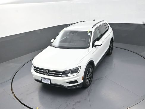 Used 2021 Volkswagen Tiguan SE AWD/4WD image 15