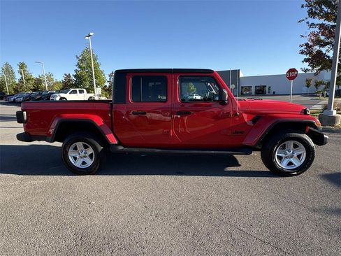 Used 2022 Jeep Gladiator Sport image 10