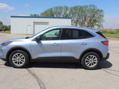 Used 2022 Ford Escape SE w/ Convenience Package image 2